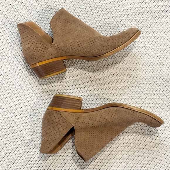 Lucky Brand Tan Suede Ankle Boots - Picture 4 of 7